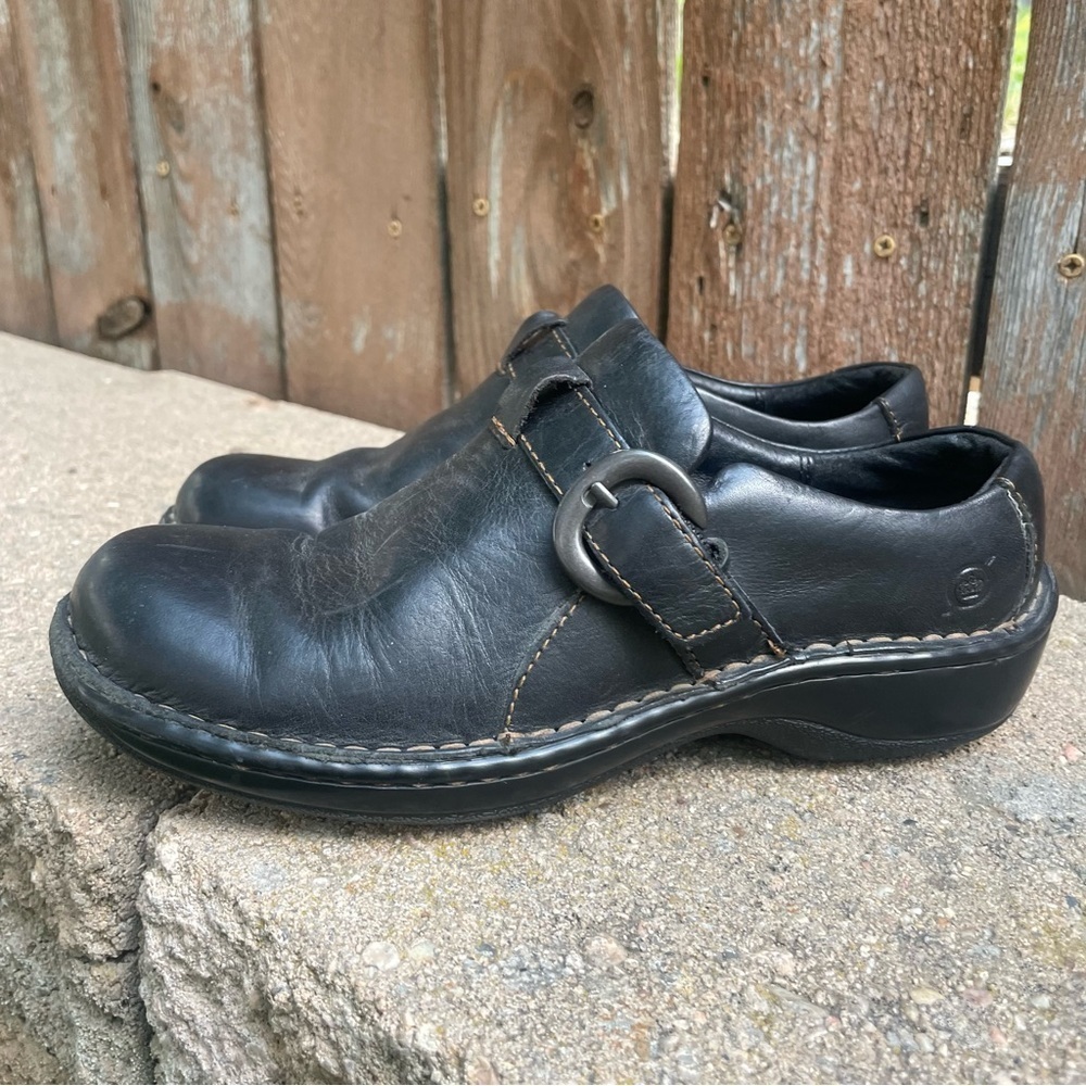 BORN Women’s Black Leather Buckle Loafer Slip On Flats Shoes Size 6.5